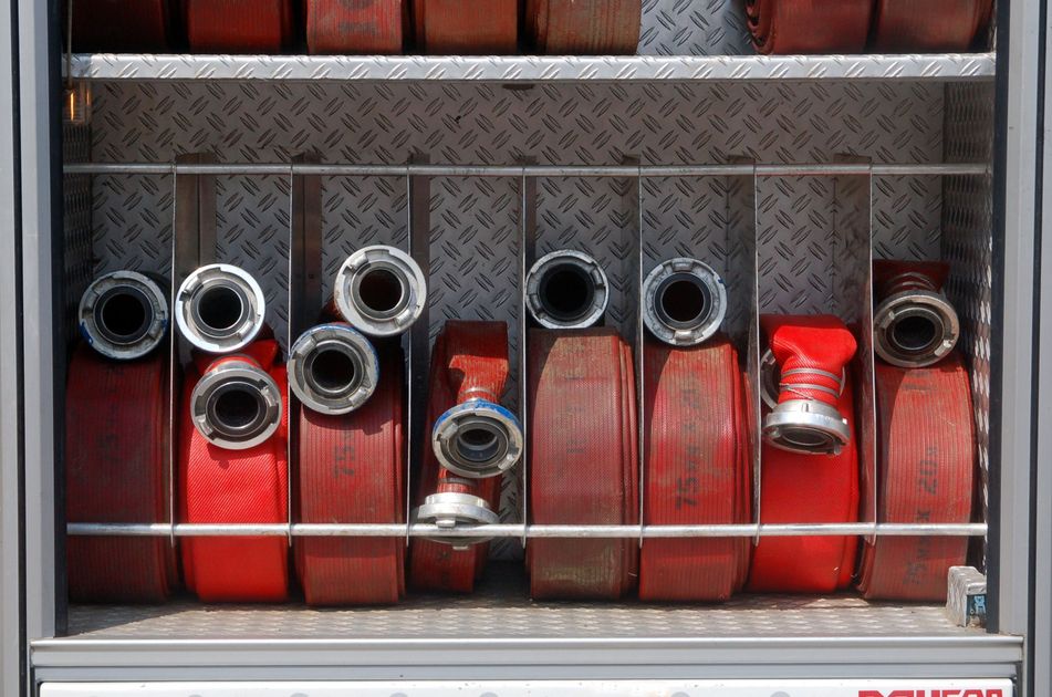 Incendio en almacén del Cercado: Bomberos controlan fuego en Mesa Redonda