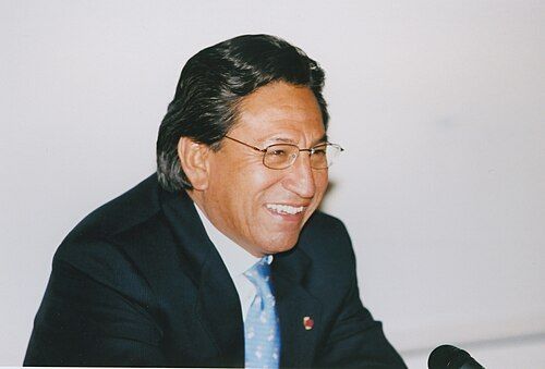 Alejandro Toledo fue trasladado al Hospital Vitarte bajo resguardo policial