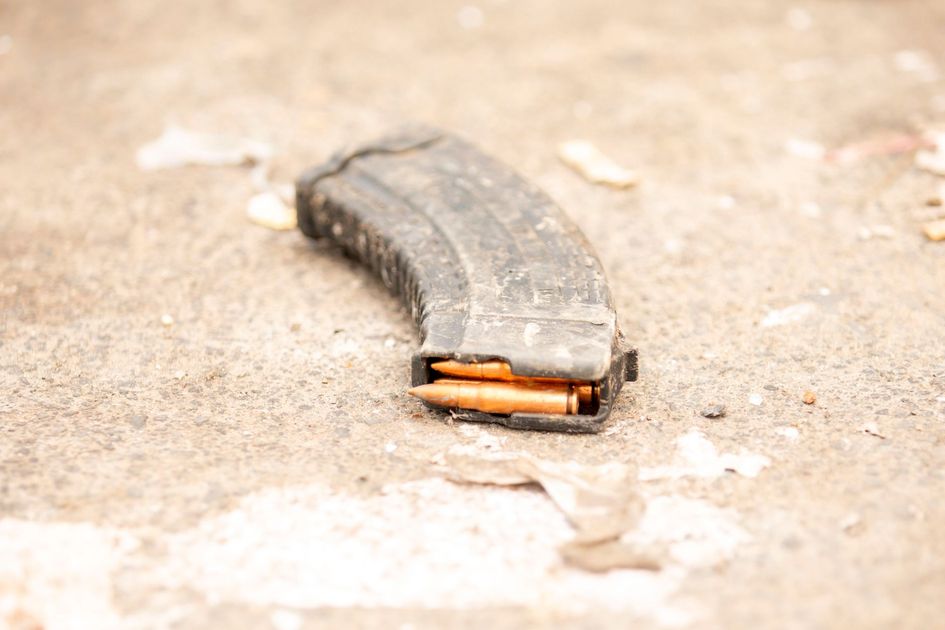 Menor de 14 años herido con bala en la mandíbula por gresca entre policías y barristas en el Callao